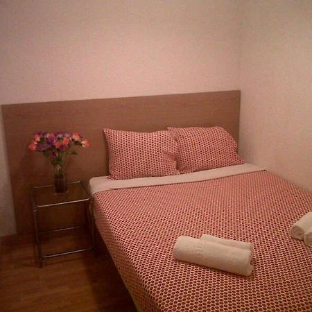 Km1 Amparo Apartments 马德里 客房 照片